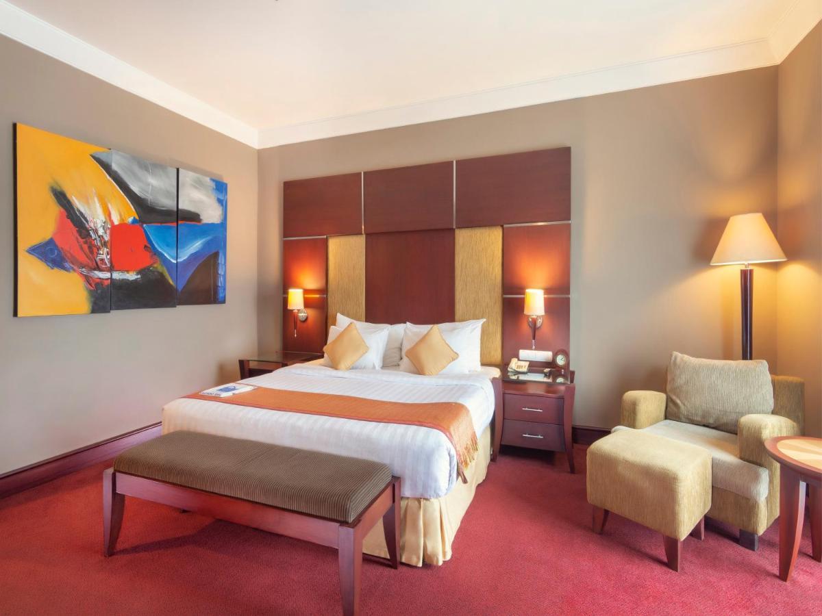 Blue Sky Hotel Balikpapan Екстер'єр фото