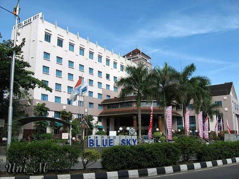 Blue Sky Hotel Balikpapan Екстер'єр фото