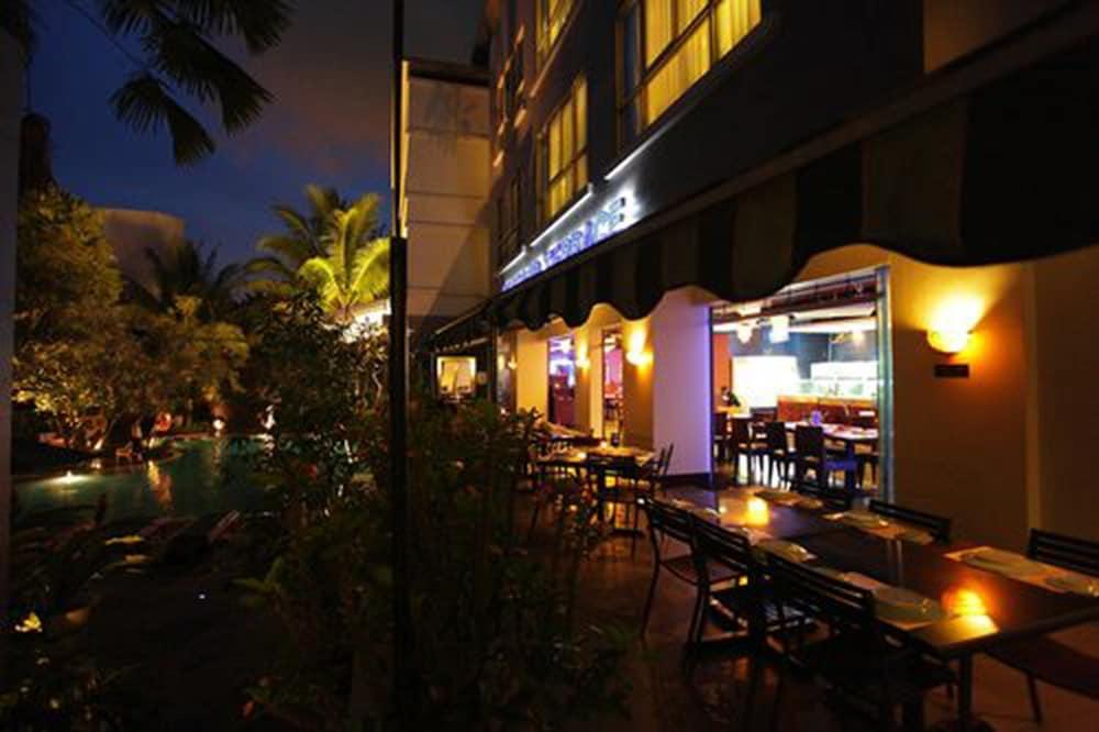 Blue Sky Hotel Balikpapan Екстер'єр фото