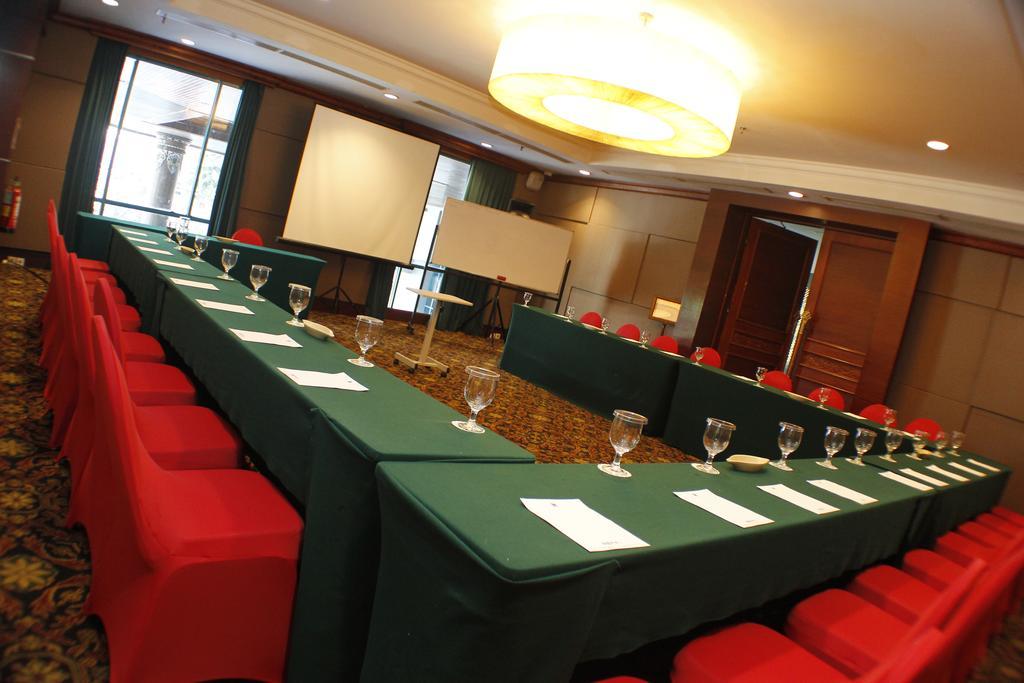 Blue Sky Hotel Balikpapan Екстер'єр фото