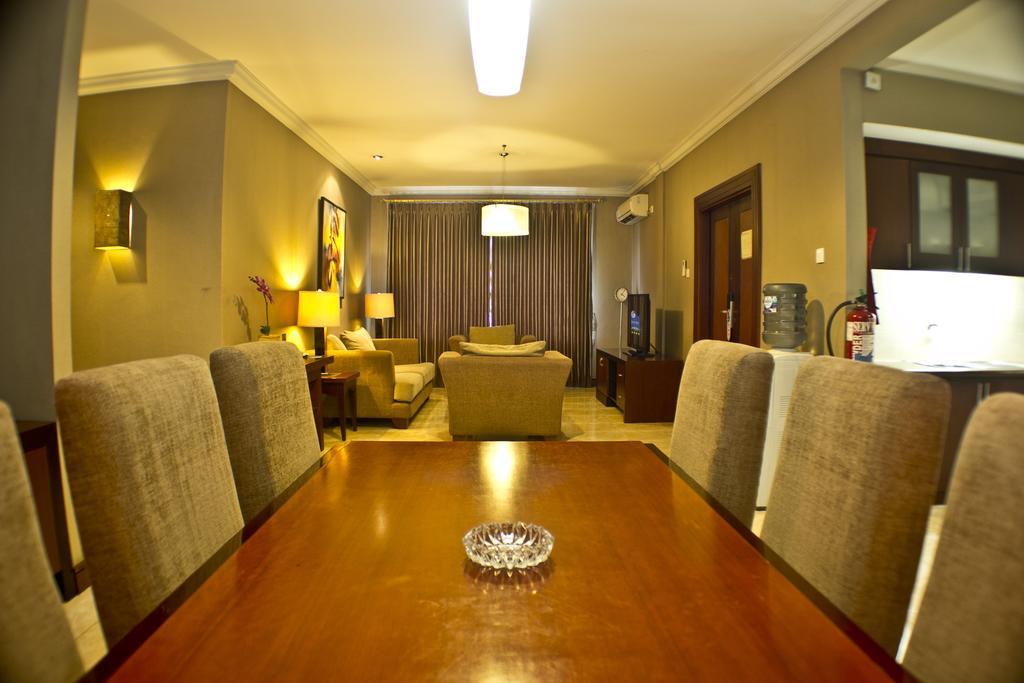 Blue Sky Hotel Balikpapan Екстер'єр фото