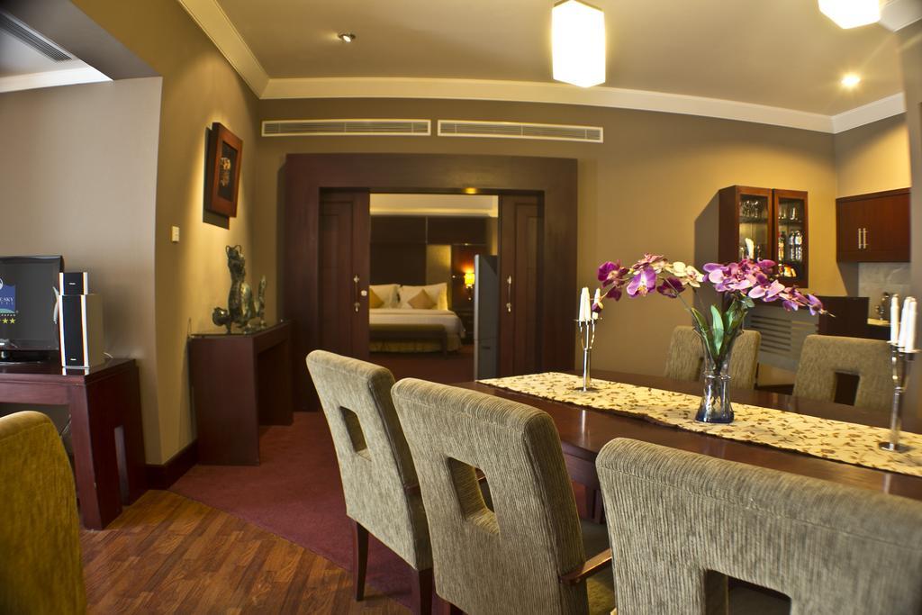 Blue Sky Hotel Balikpapan Екстер'єр фото
